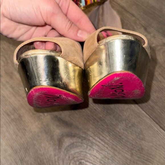 Betsey Johnson Ireen Nude Multi Beaded Ankle Cuff Platform Heels - Picture 8 of 10